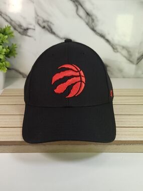 Toronto Rapstors Black Baseball Cap. 47 Basketball Hat.  Unisex